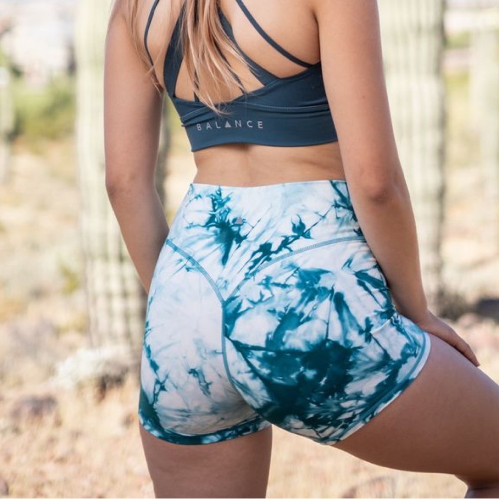 Balance Athletica OG Short Size L